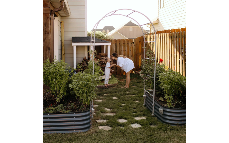 Galvanized raised bed planters