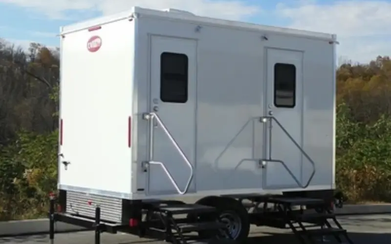 portable bathroom rental
