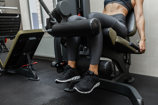 leg extension machine