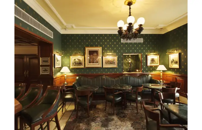 hotel with bar
