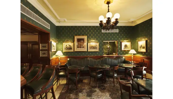 hotel with bar